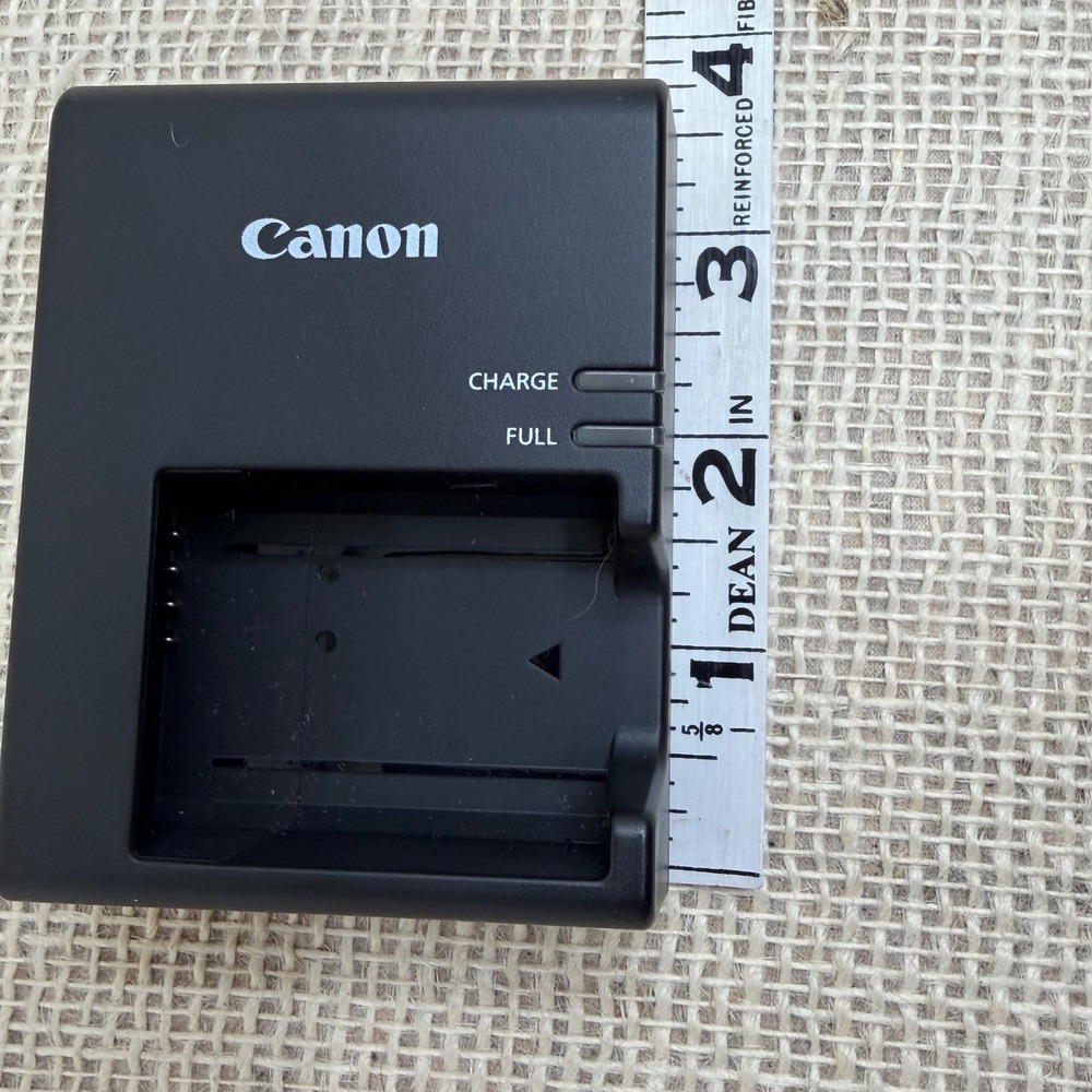 Canon LC-E10 Battery Charger :  LP-E10 EOS Rebel T3 T5 T6 T7 T100 DS510511 Black